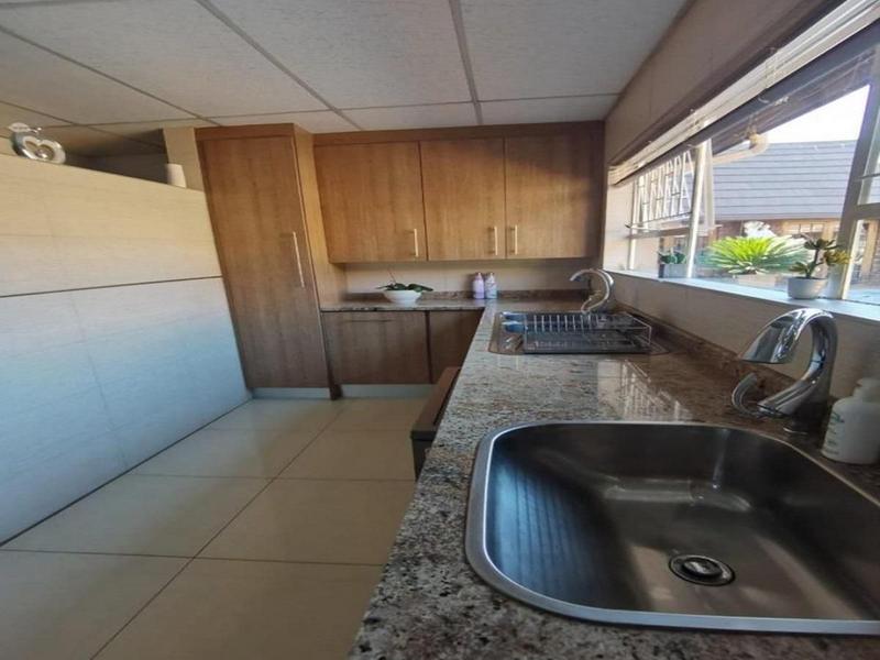 4 Bedroom Property for Sale in Golf Park Gauteng