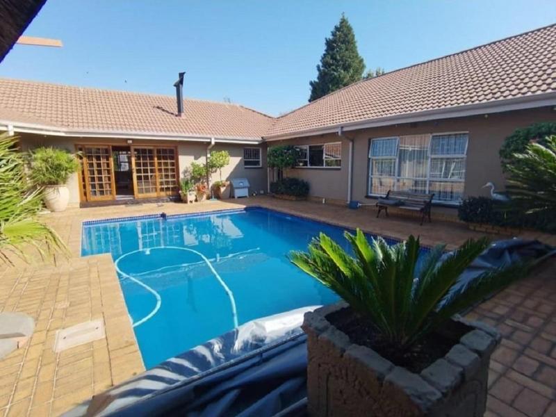 4 Bedroom Property for Sale in Golf Park Gauteng