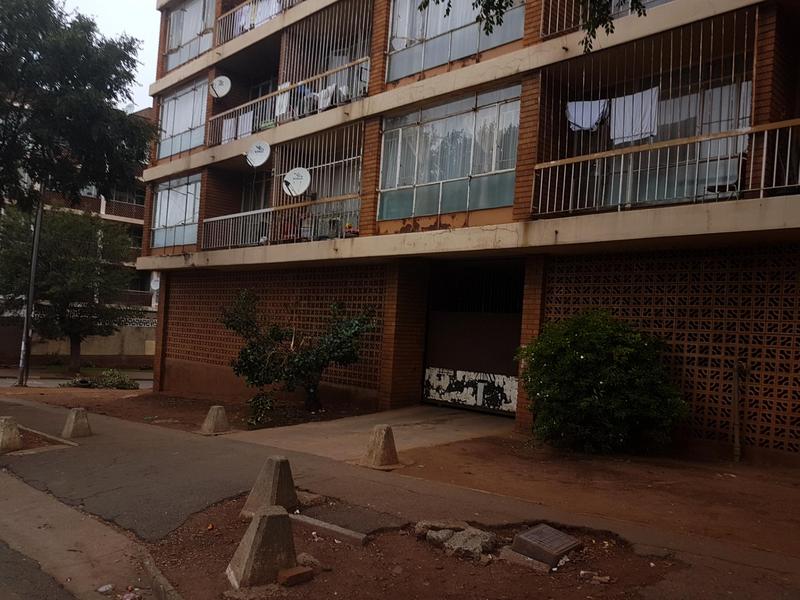 1 Bedroom Property for Sale in Yeoville Gauteng