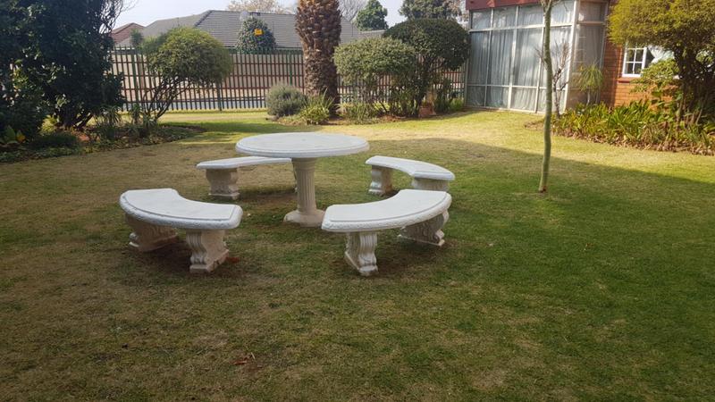 To Let 2 Bedroom Property for Rent in Malvern East Gauteng