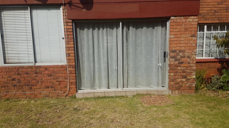 To Let 2 Bedroom Property for Rent in Malvern East Gauteng