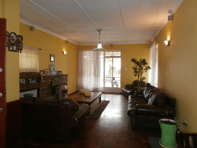 3 Bedroom Property for Sale in Linmeyer Gauteng