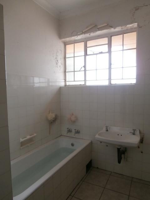 3 Bedroom Property for Sale in Linmeyer Gauteng