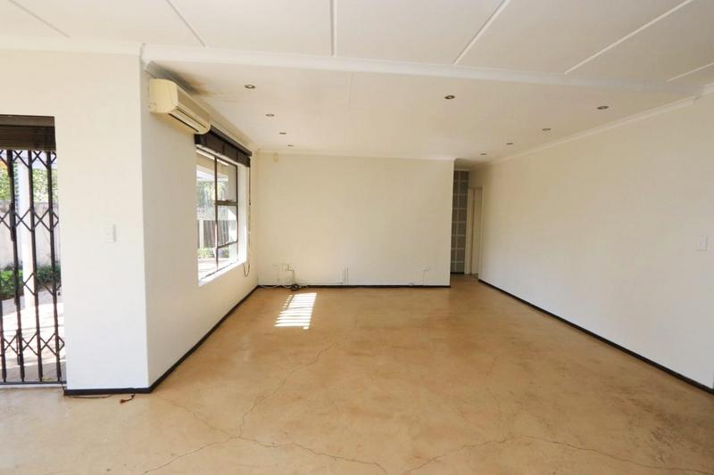 To Let 3 Bedroom Property for Rent in Broadacres Gauteng