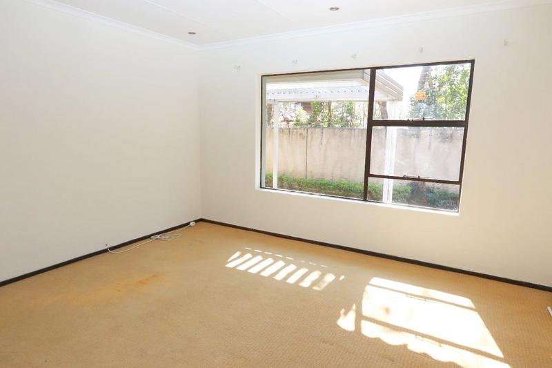 To Let 3 Bedroom Property for Rent in Broadacres Gauteng