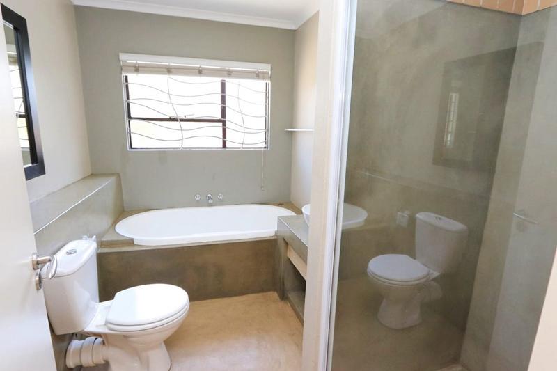 To Let 3 Bedroom Property for Rent in Broadacres Gauteng