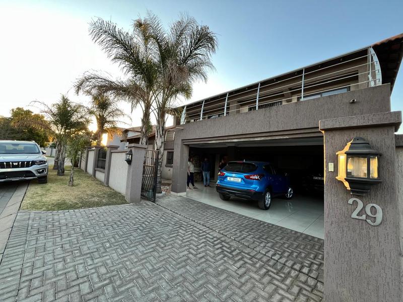 To Let 4 Bedroom Property for Rent in Vanderbijlpark SW 5 Gauteng