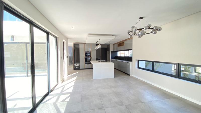 5 Bedroom Property for Sale in Midstream Heights Gauteng