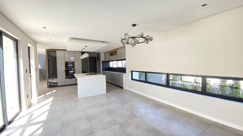 5 Bedroom Property for Sale in Midstream Heights Gauteng