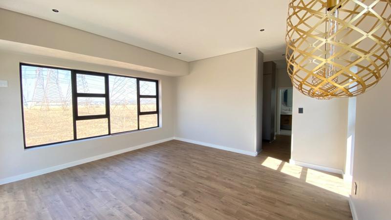 5 Bedroom Property for Sale in Midstream Heights Gauteng