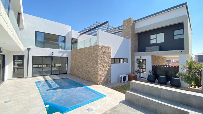 5 Bedroom Property for Sale in Midstream Heights Gauteng