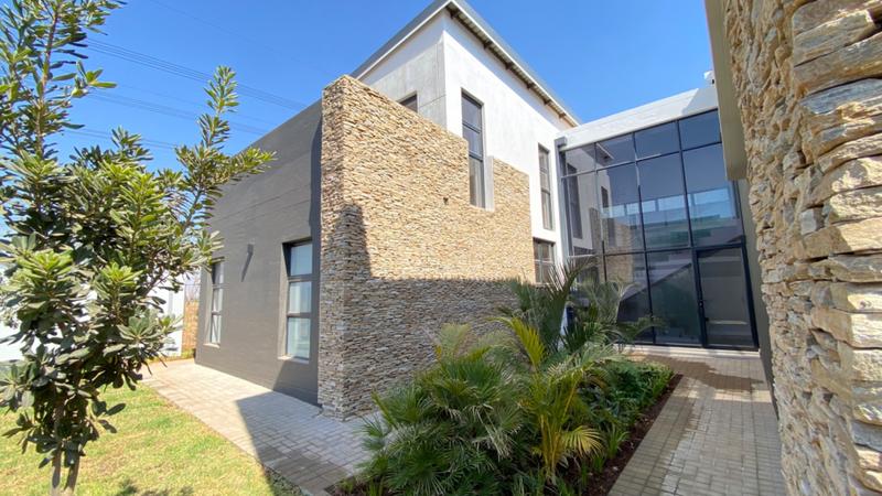 5 Bedroom Property for Sale in Midstream Heights Gauteng