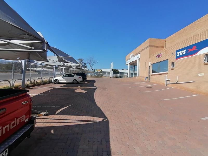 To Let commercial Property for Rent in Randjespark Gauteng