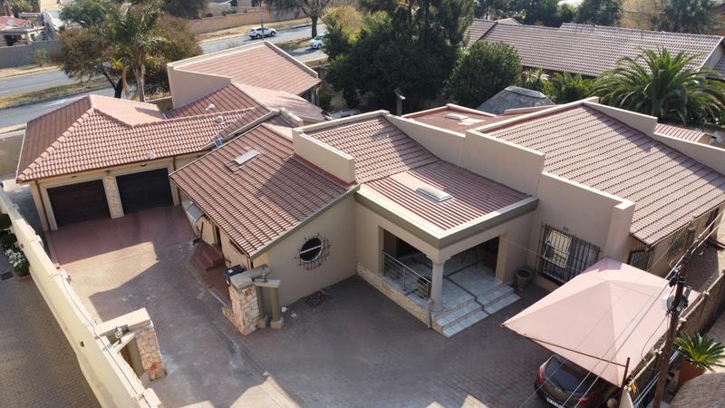 3 Bedroom Property for Sale in Bassonia Gauteng