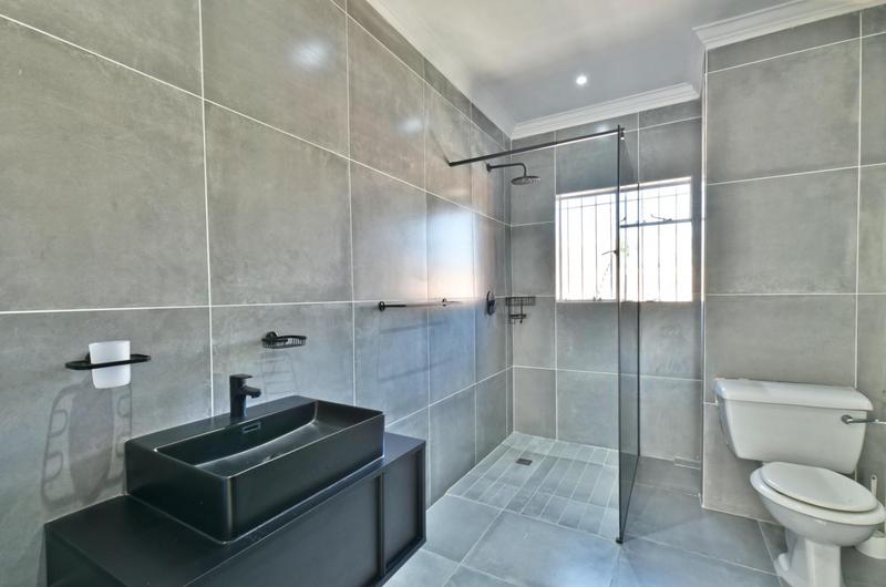 3 Bedroom Property for Sale in Woodmead Gauteng