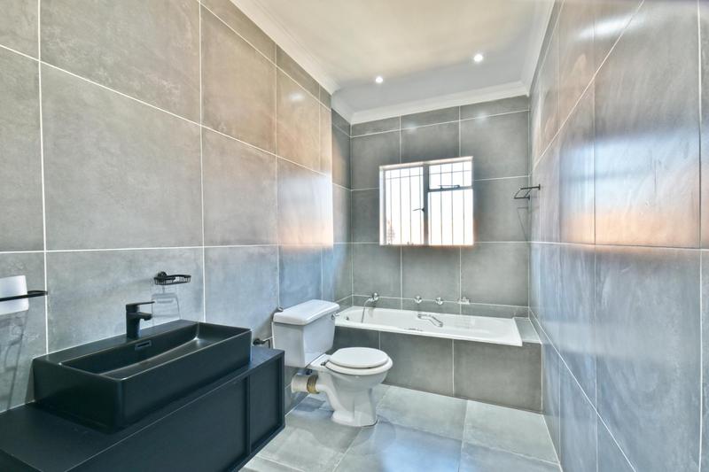 3 Bedroom Property for Sale in Woodmead Gauteng