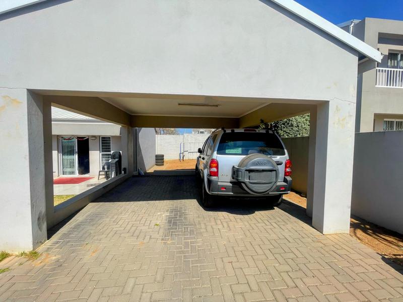 2 Bedroom Property for Sale in Blue Hills Gauteng