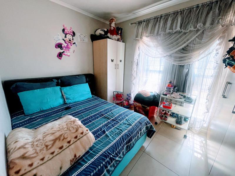 2 Bedroom Property for Sale in Blue Hills Gauteng