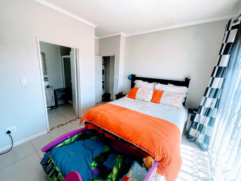 2 Bedroom Property for Sale in Blue Hills Gauteng