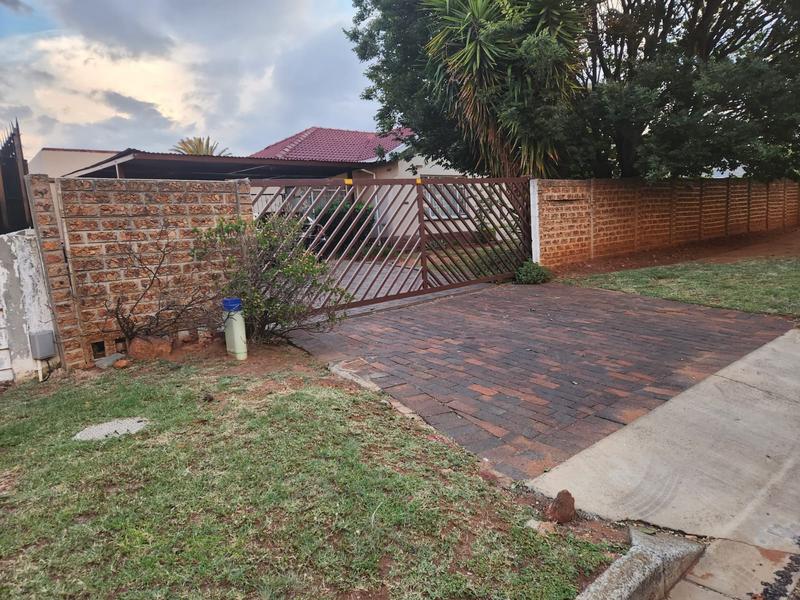 4 Bedroom Property for Sale in Elspark Gauteng