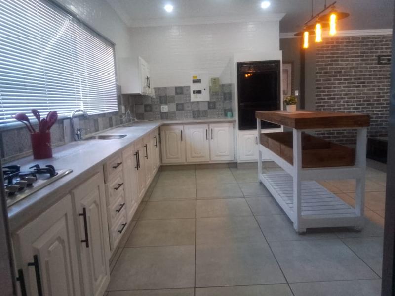 To Let 4 Bedroom Property for Rent in Vanderbijlpark Sw 2 Gauteng