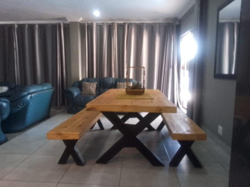 To Let 4 Bedroom Property for Rent in Vanderbijlpark Sw 2 Gauteng