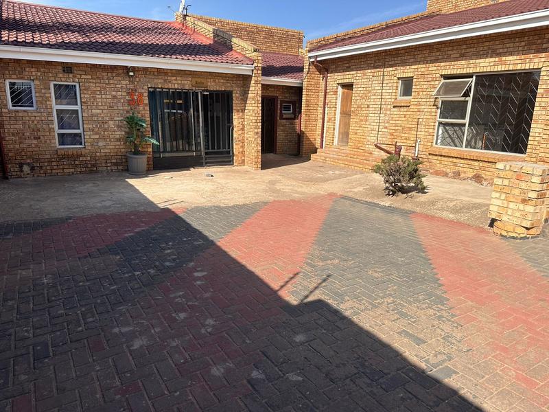 Commercial Property for Sale in Bedworth Park Gauteng