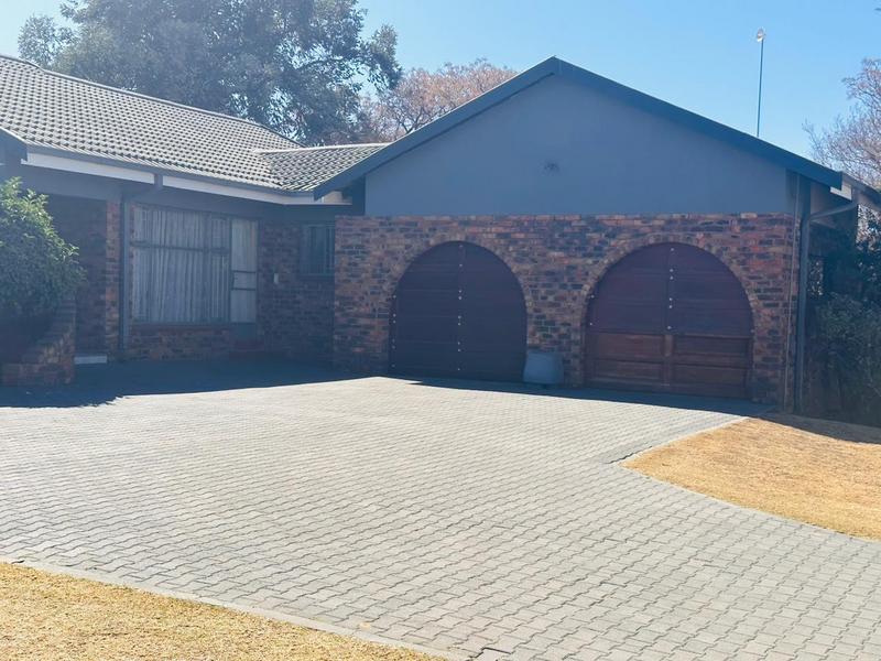 4 Bedroom Property for Sale in Bedworth Park Gauteng