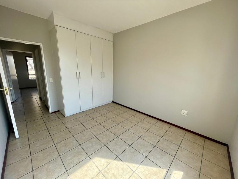 To Let 2 Bedroom Property for Rent in Lonehill Gauteng