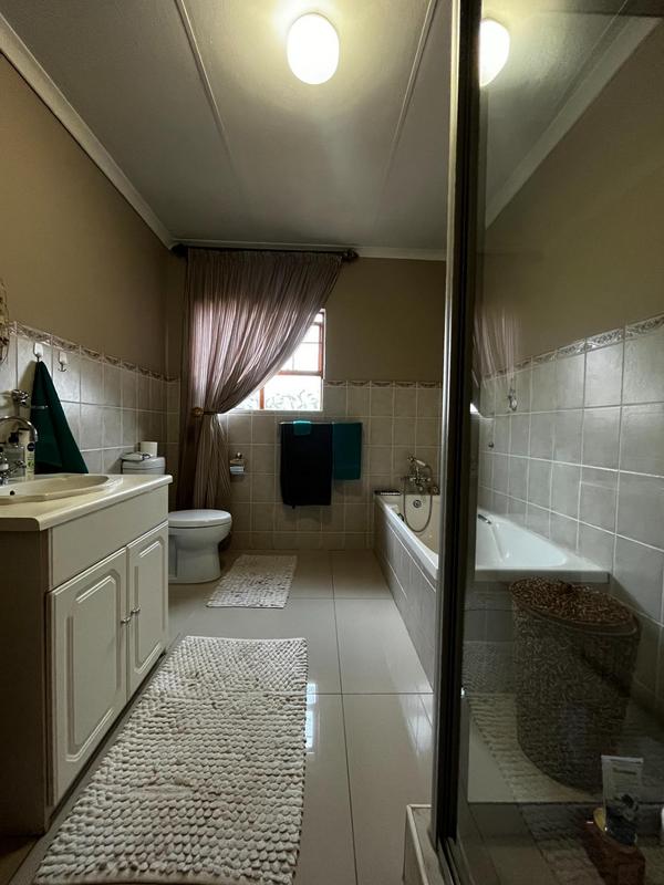 To Let 3 Bedroom Property for Rent in Waterkloof Ridge Gauteng