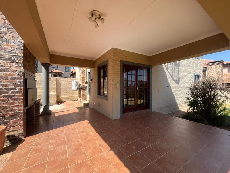 To Let 3 Bedroom Property for Rent in Waterkloof Ridge Gauteng