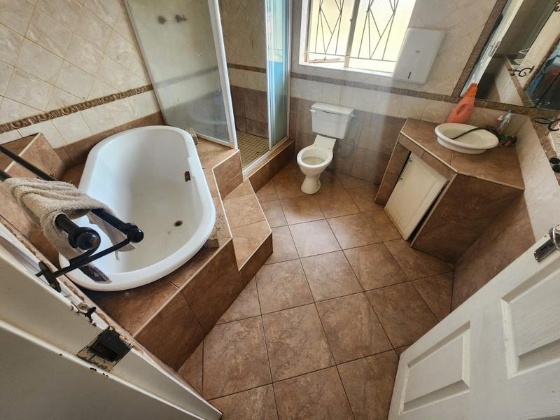 11 Bedroom Property for Sale in Hekpoort Gauteng