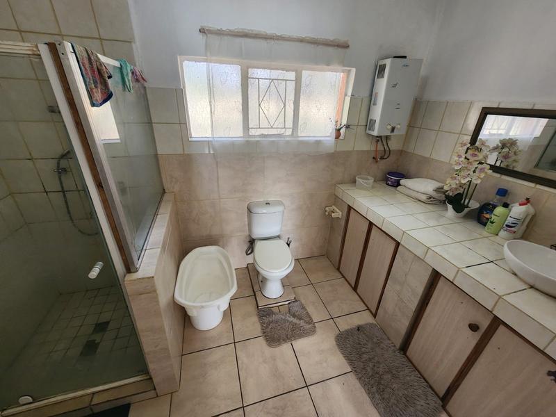 11 Bedroom Property for Sale in Hekpoort Gauteng