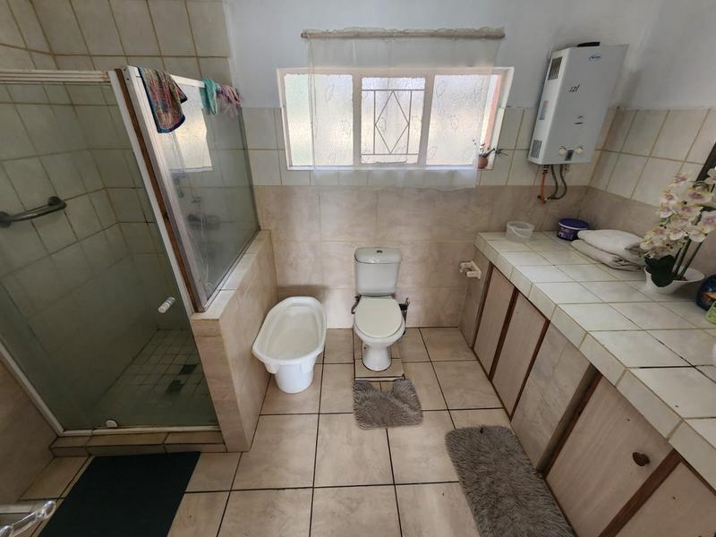 11 Bedroom Property for Sale in Hekpoort Gauteng