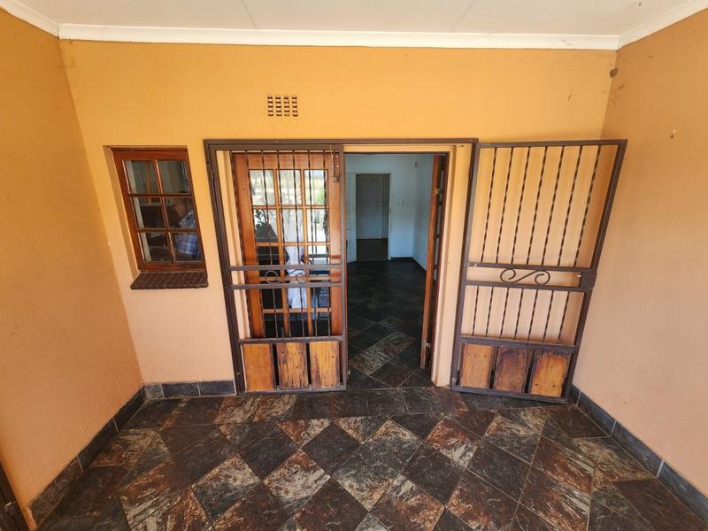 11 Bedroom Property for Sale in Hekpoort Gauteng