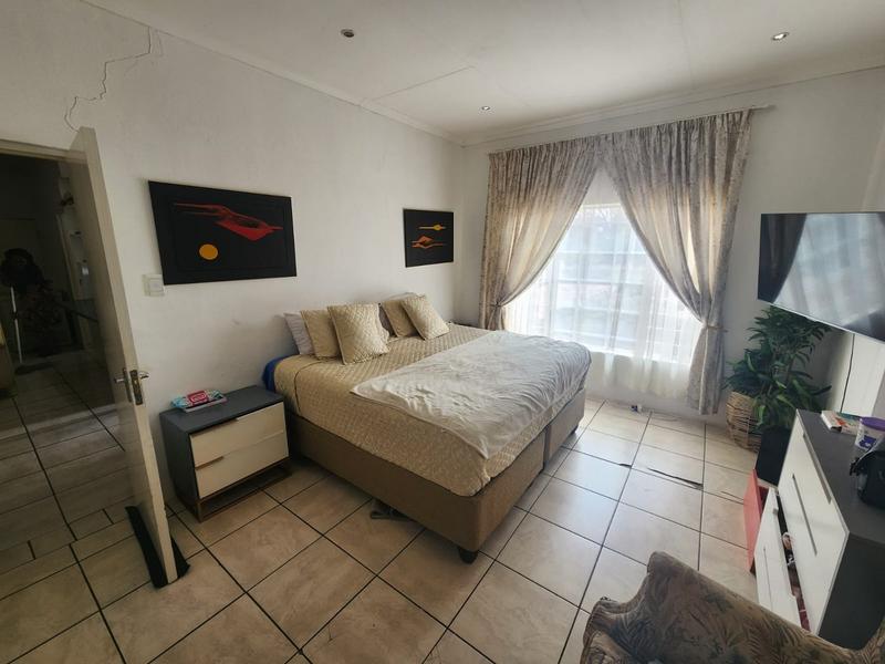 11 Bedroom Property for Sale in Hekpoort Gauteng