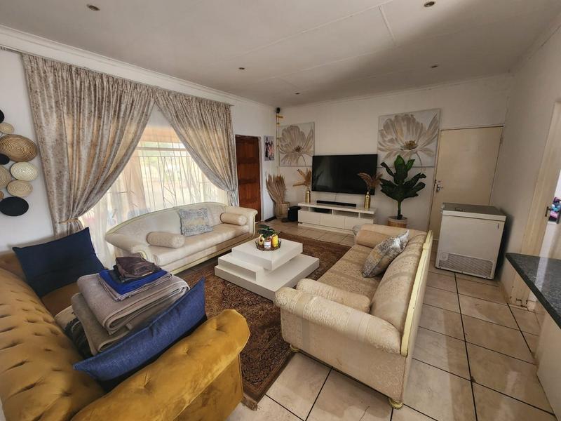 11 Bedroom Property for Sale in Hekpoort Gauteng