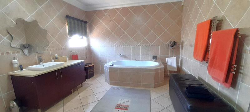 5 Bedroom Property for Sale in Midstream Estate Gauteng