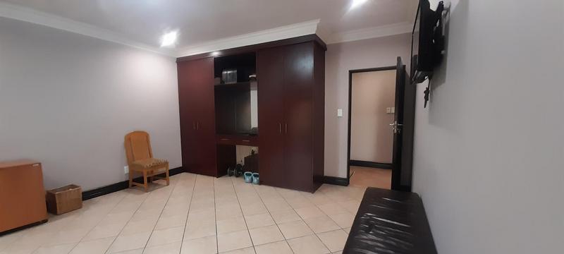 5 Bedroom Property for Sale in Midstream Estate Gauteng