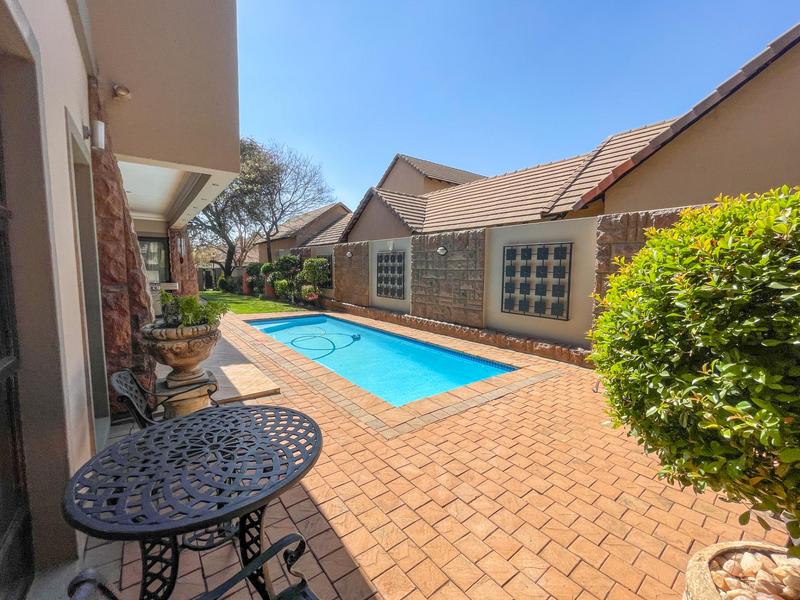 5 Bedroom Property for Sale in Midstream Estate Gauteng