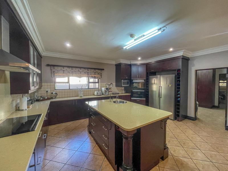 5 Bedroom Property for Sale in Midstream Estate Gauteng