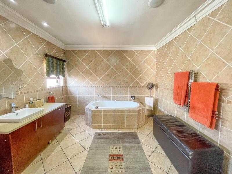 5 Bedroom Property for Sale in Midstream Estate Gauteng