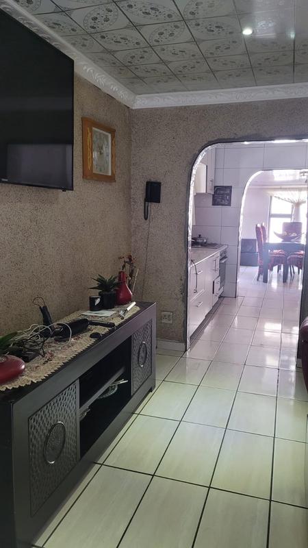 4 Bedroom Property for Sale in Moffat View Gauteng