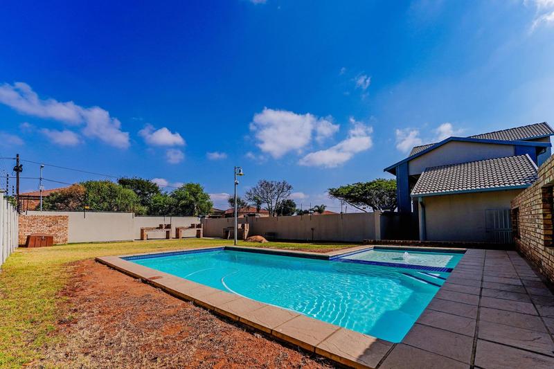 3 Bedroom Property for Sale in North Riding Gauteng