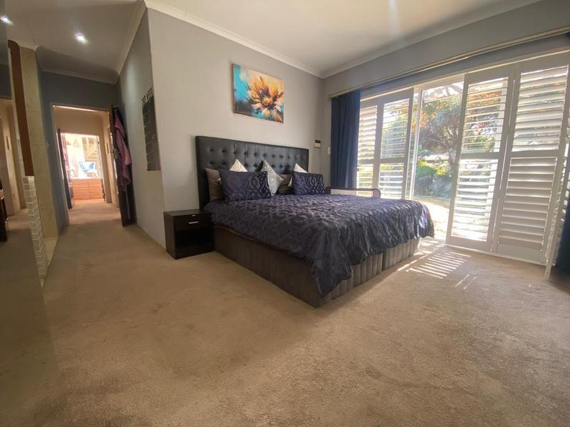 4 Bedroom Property for Sale in Lonehill Gauteng