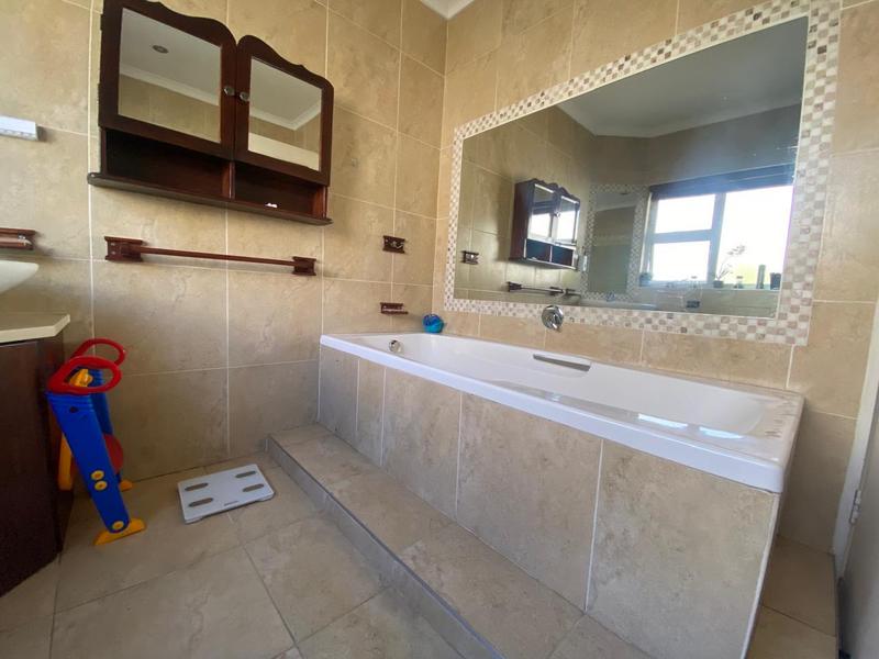 4 Bedroom Property for Sale in Lonehill Gauteng