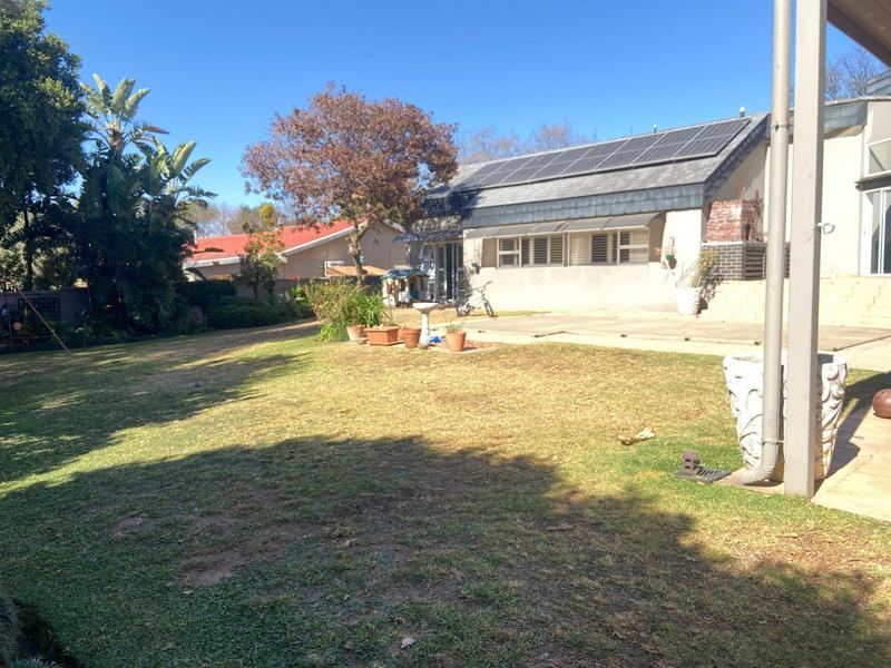 4 Bedroom Property for Sale in Lonehill Gauteng