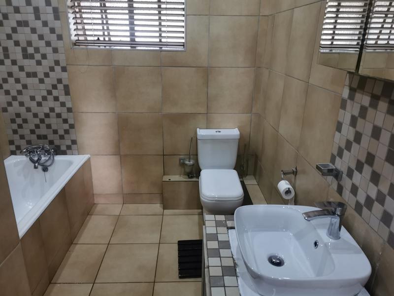 To Let 3 Bedroom Property for Rent in Casseldale Gauteng