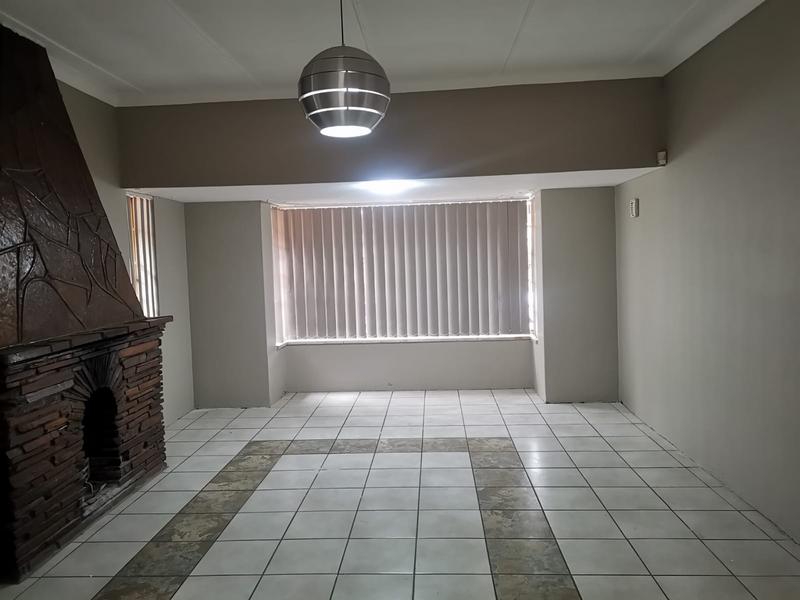 To Let 3 Bedroom Property for Rent in Casseldale Gauteng