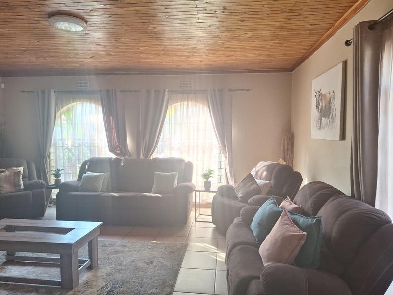 To Let 5 Bedroom Property for Rent in Presidents Dam Gauteng